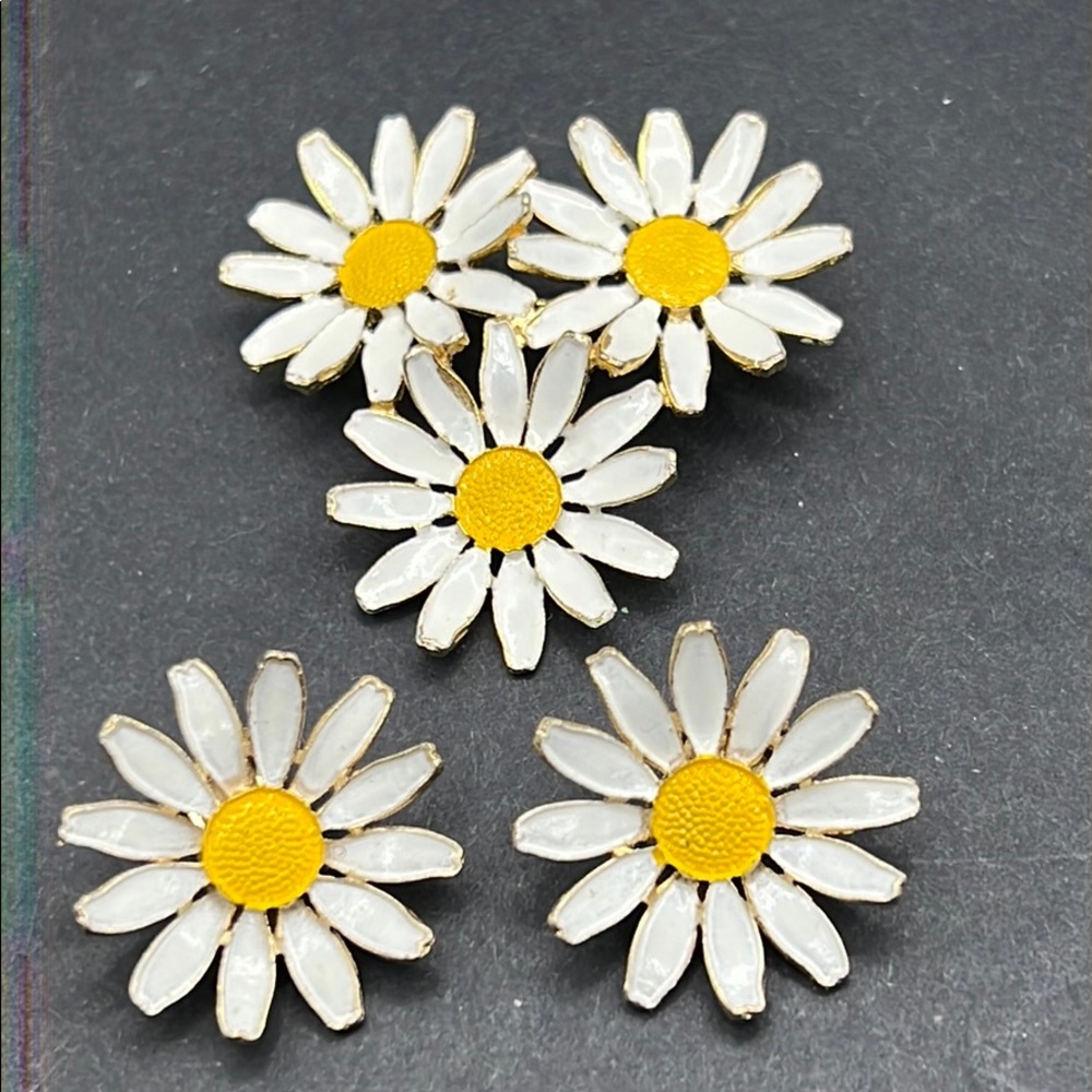 Vintage Weiss sunflower brooch and earrings set